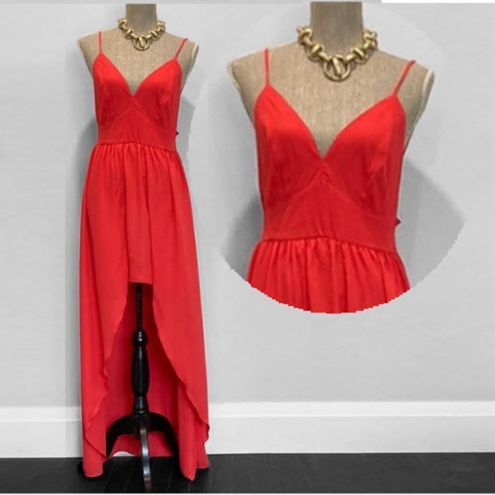 Chic Scarlet Backless Dress